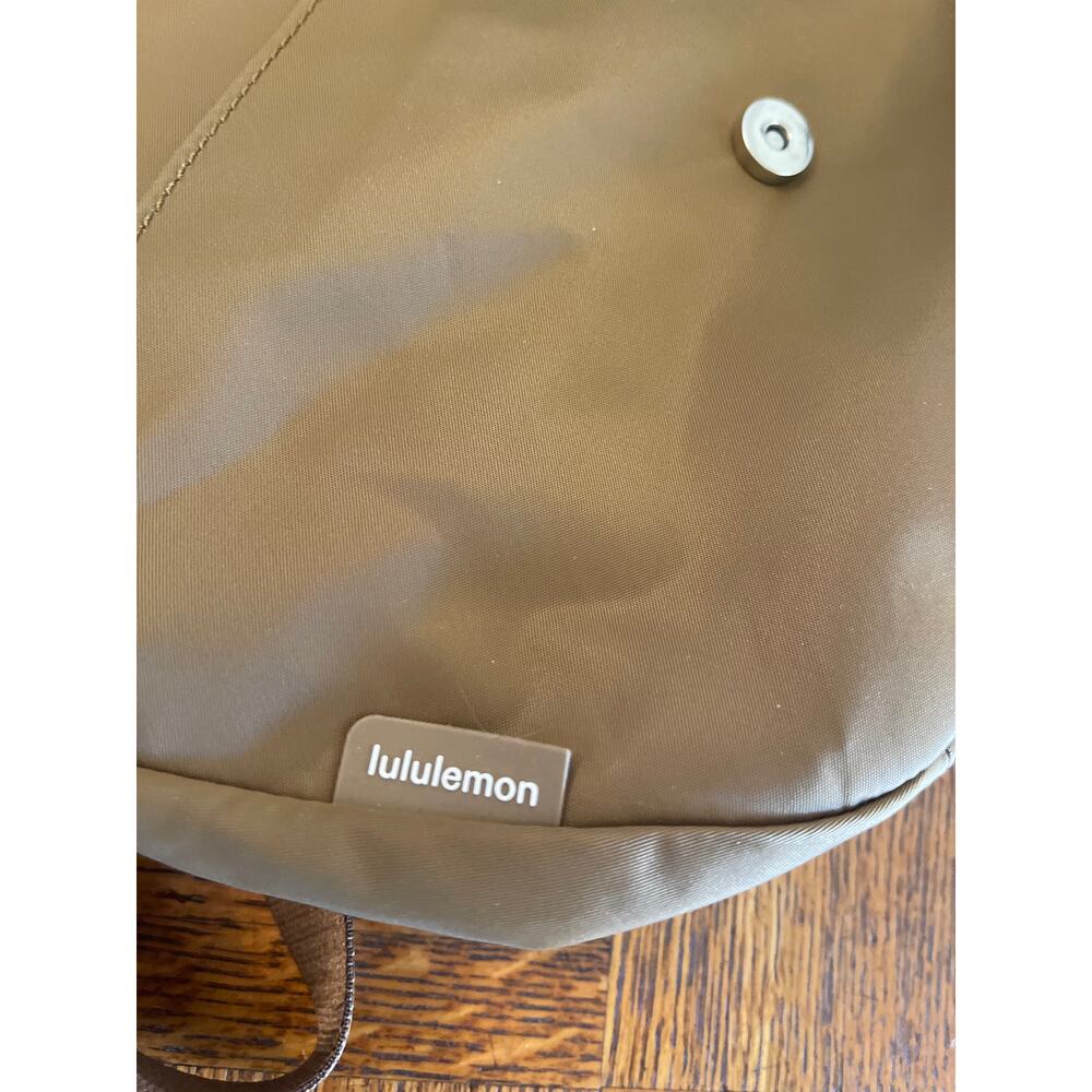 Lululemon Crossbody Festival bag - Picture 9 of 9
